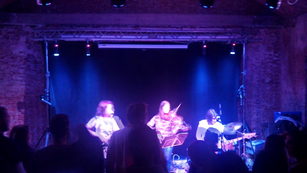 MarcelloLipi's tweet photo. Un poquito de @_Descalzas en el @MaimonaFest https://t.co/cm5oXXXmKr