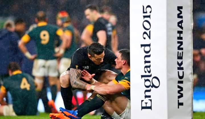 Beyond_Rugby's tweet photo. Congrats @AllBlacks but what a WC for @Springboks. These pictures sum up why rugby is the greatest sport 🏉#Respect👊🏼 https://t.co/KJdU5GiF0Q