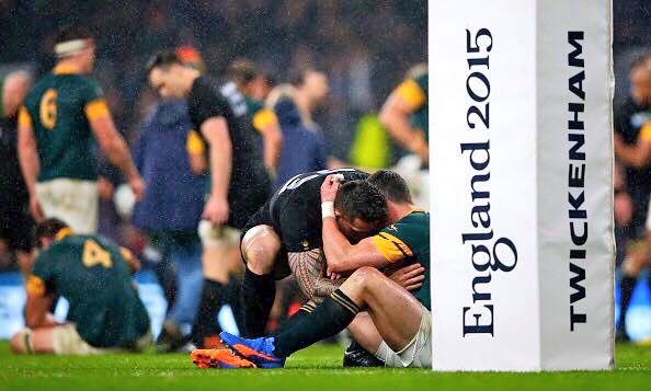 Beyond_Rugby's tweet photo. Congrats @AllBlacks but what a WC for @Springboks. These pictures sum up why rugby is the greatest sport 🏉#Respect👊🏼 https://t.co/KJdU5GiF0Q