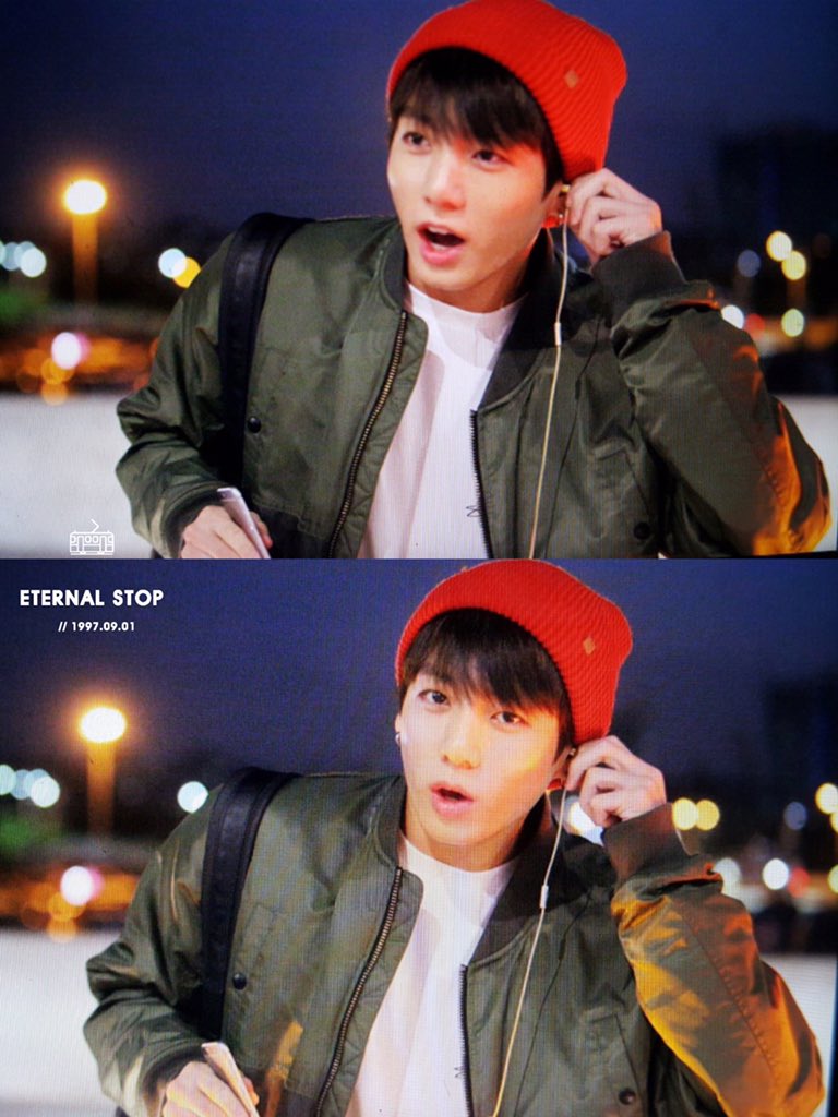 ETERNALSTOP's tweet photo. 151025 김포공항 출국 #정국 #방탄소년단 #JK @BTS_twt 오늘 기분이 최고다~❤️ https://t.co/qz2DGQ988D