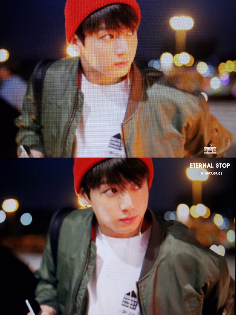 ETERNALSTOP's tweet photo. 151025 김포공항 출국 #정국 #방탄소년단 #JK @BTS_twt 오늘 기분이 최고다~❤️ https://t.co/qz2DGQ988D