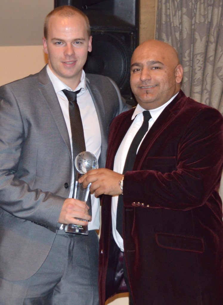 saddleworthlge's tweet photo. Brian Lord receiving the Pro Elite 20-20 trophy off M Naveed. Congrats @SaddleworthCC https://t.co/BxqyKTJkha