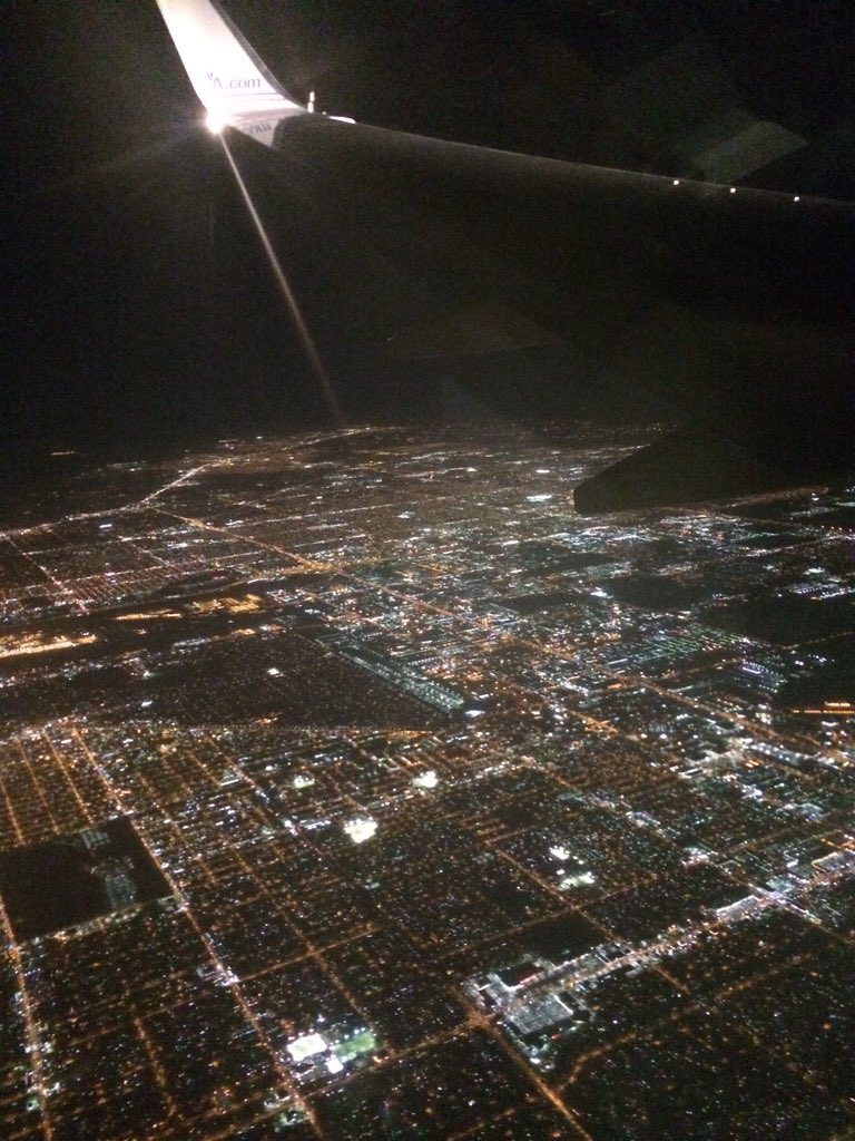 ThatJournalist2's tweet photo. I love flying at night https://t.co/pYtJ8shQ1V