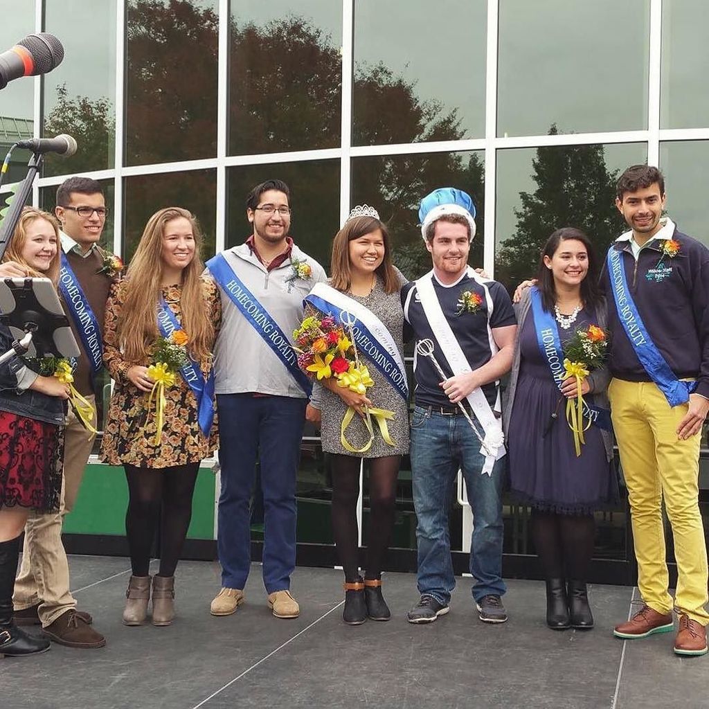 myrwu's tweet photo. Congratulations to our #RWUhomecoming King and Queen! π #rwu #myrwu #greatweektobeahawk π·: @vivalamexico https://t.co/wkV5UmCdse
