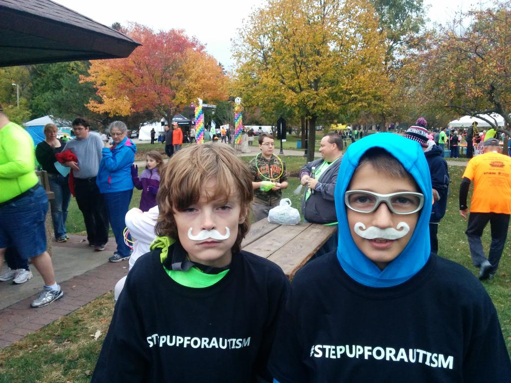 scottaustgen's tweet photo. We're here for @LittleFriendsIL #StepUpForAutism with people from @NorthStarCU https://t.co/txTWXlxLiV