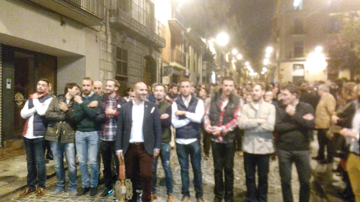 la_creueta's tweet photo. Entraeta #MigAny2015 #alcoi https://t.co/TSVX3zi5Vi
