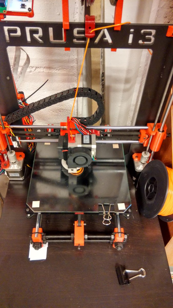 HangarZero3D's tweet photo. @bq @CloneWarsRepRap @recreus3D #Hephestos #readytomake #printingfilaflex https://t.co/y2UbmxX9j1
