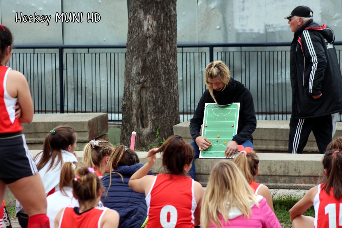 HockeyMUNIHD's tweet photo. #M15D #Damas #02R13F Ciudad A  Vs River Plate  A  QUINTA  @ividellera https://t.co/hWALXeALGm