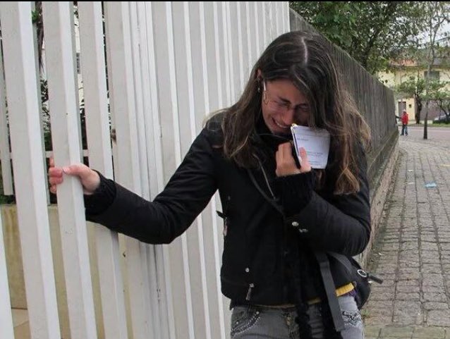 lleticiacoimbra's tweet photo. Eu lembrando quantas vezes o crush me deixou no vácuo esse ano 🙄 #ShowDosAtrasados2015 https://t.co/EJ3vqm5NgR