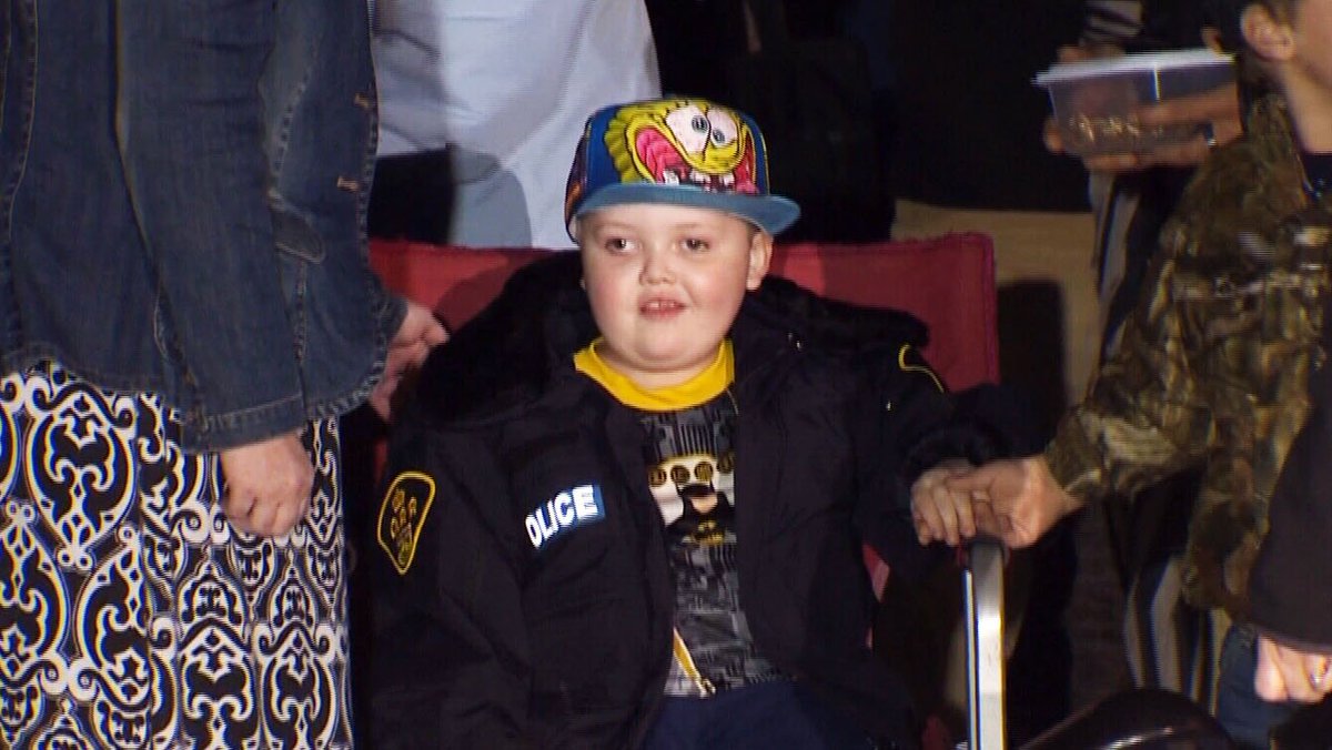 WatchCTVNews's tweet photo. LIVE NOW: Christmas parade held for boy battling cancer https://t.co/yIoTY3ufGd https://t.co/rPXwStJ5NU