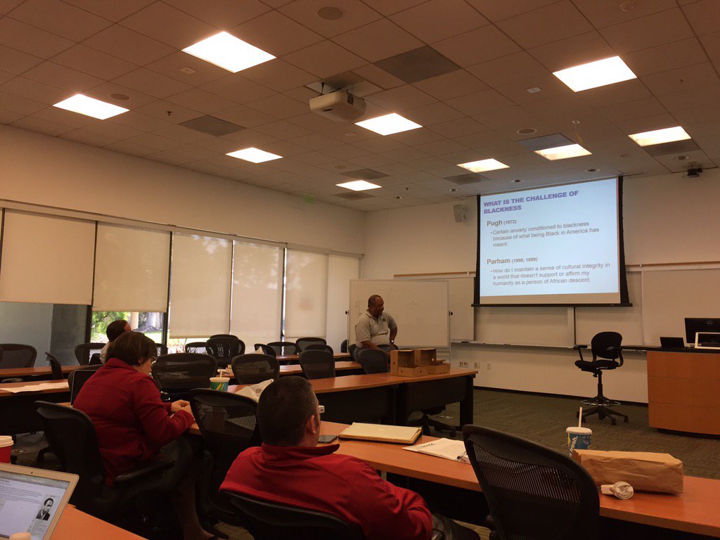 DeanRameen's tweet photo. Dr. Thomas Parham guest lecturing on Black Identity Theory @USCRossier. #ocuscfa15 #usc #uci https://t.co/QMBaorFUtk