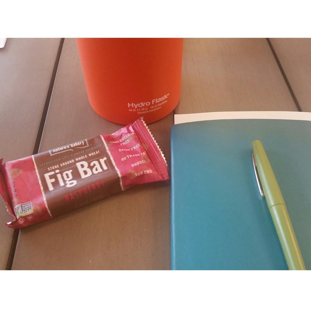 tamarathoner's tweet photo. #figbar snack and lots of water at The Digital Influencer Lab! Learning lots at the conference! #snack #fabdilab https://t.co/p7dVXOYDOu