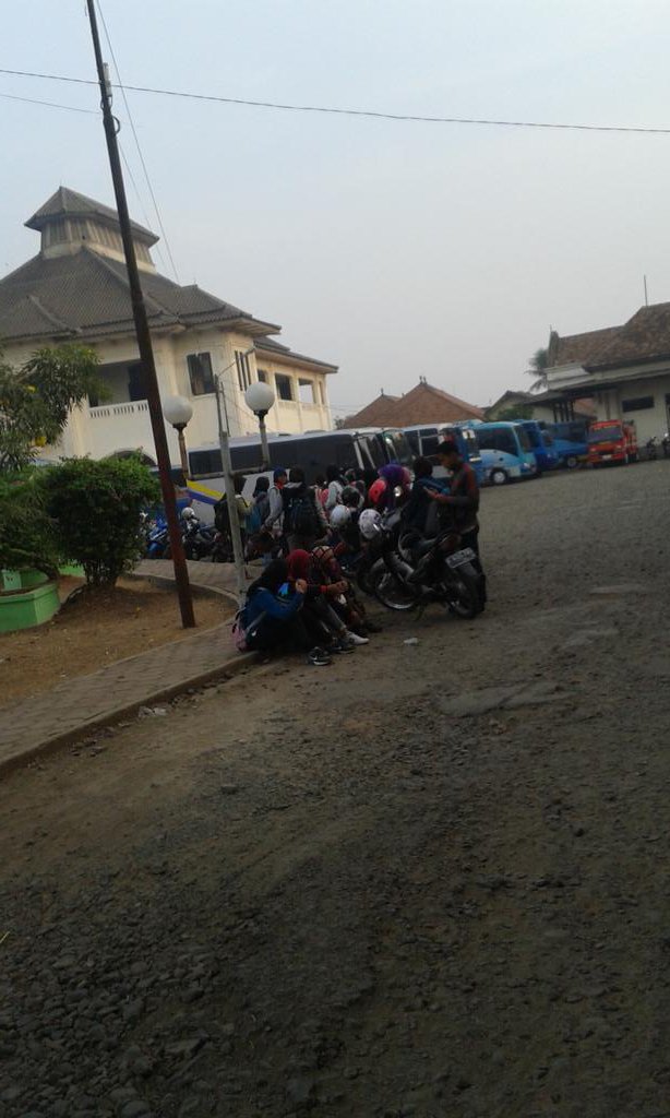 SOSOC25's tweet photo. Pagi ini sudah banyak yang sudah berkumpul di meetingpoint #SOSOCtoMUGO #SaveMuGO https://t.co/ky766OvI1w