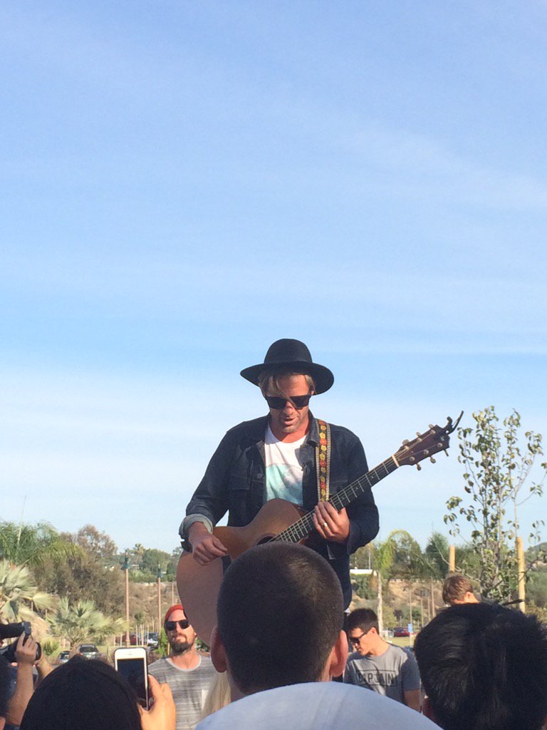 Kicking off show 6!! #25ShowsIn24Hours <a href="/jonforeman/">Jon Foreman</a>