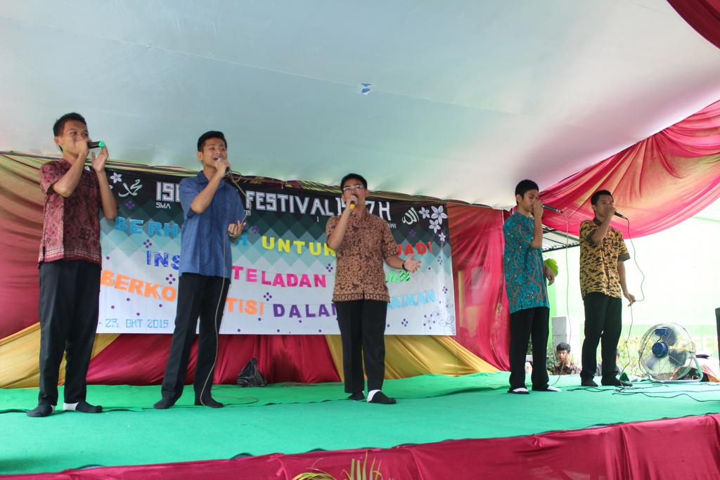 Naskar_Akapela's tweet photo. I-Fest 1437 H :D
#SMA N 1 Ciawi :D https://t.co/oYS4hgV63j