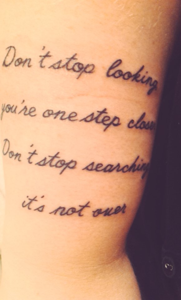 SarahManfreda's tweet photo. New ink today..What got me through middle and high school.10 years later @JoelMadden @benjaminmadden #wordstoliveby https://t.co/0SbXJbJQKB