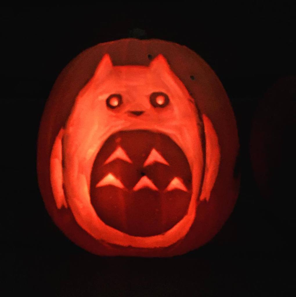 BlackboxVisual's tweet photo. #todoro #instadail #instagood #blackboxvisual #halloween 🍁🍂 https://t.co/i0DCCNcoaV https://t.co/egOOJfnztp