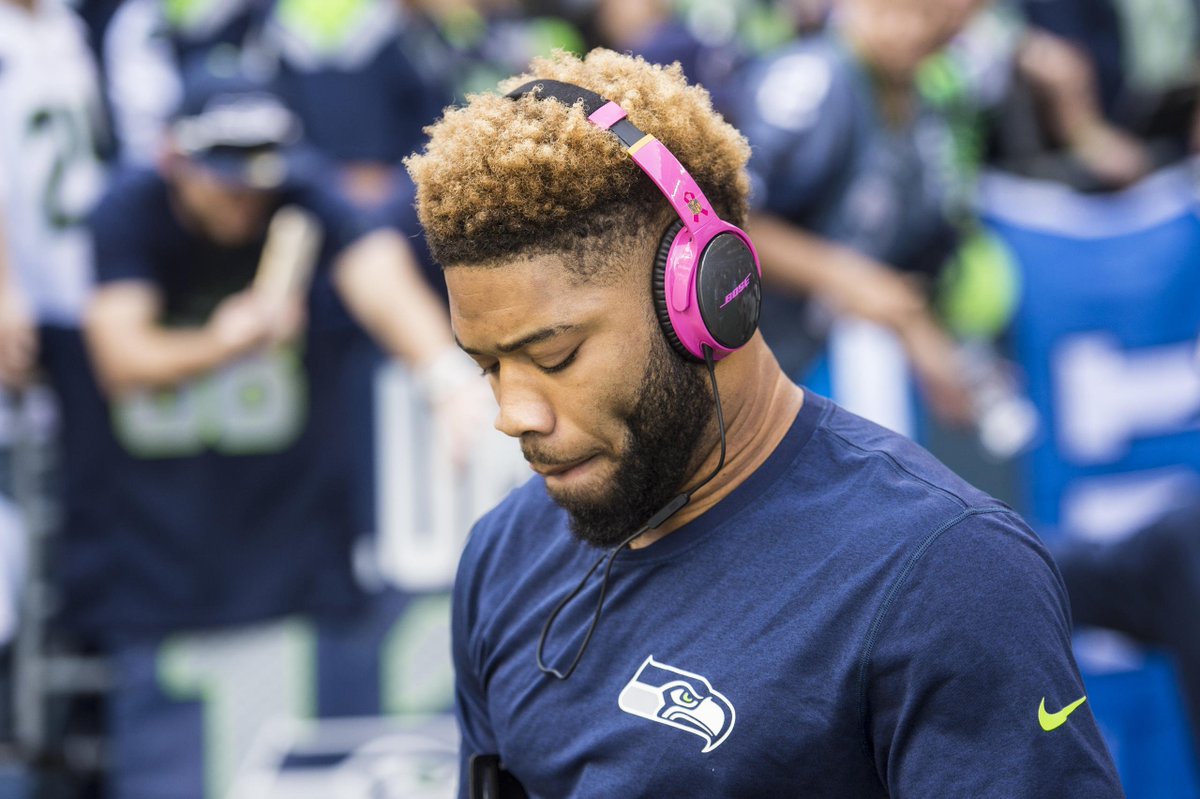 Seahawks's tweet photo. Let's all RT to wish @BJDaniels_5 a happy 26th birthday! 🎁🎂🎉

PHOTOS [https://t.co/GpUWlyv8re]

#HBD https://t.co/4Ug9eJ2DOv