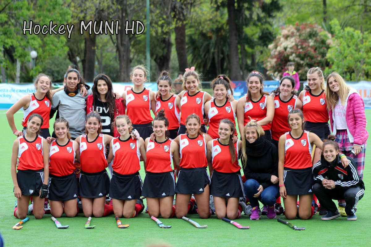 HockeyMUNIHD's tweet photo. #M15D #Damas #02R13F Ciudad A  Vs River Plate  A  QUINTA  @ividellera @HockeyDelivery https://t.co/uYJhfvkXIB
