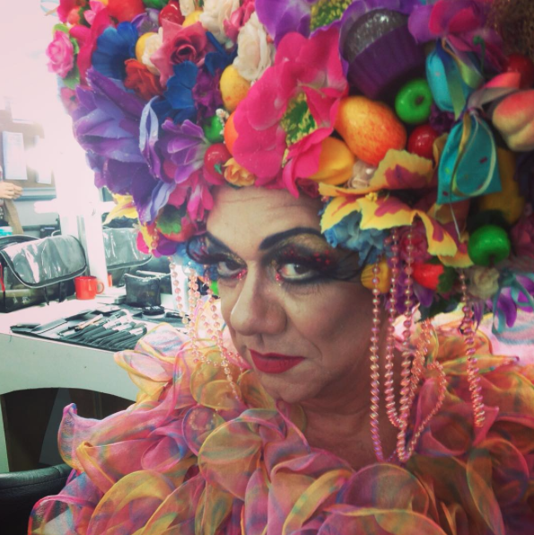 leticiaspiller's tweet photo. ❤️🌈💄👠👑🍇🍓🍐🍎🍋🍒🍌🌶💃🏻💐 #diva #juneca #amo #iloveparaisopolis https://t.co/DaHDd0zsA0 https://t.co/mES53eZoKZ