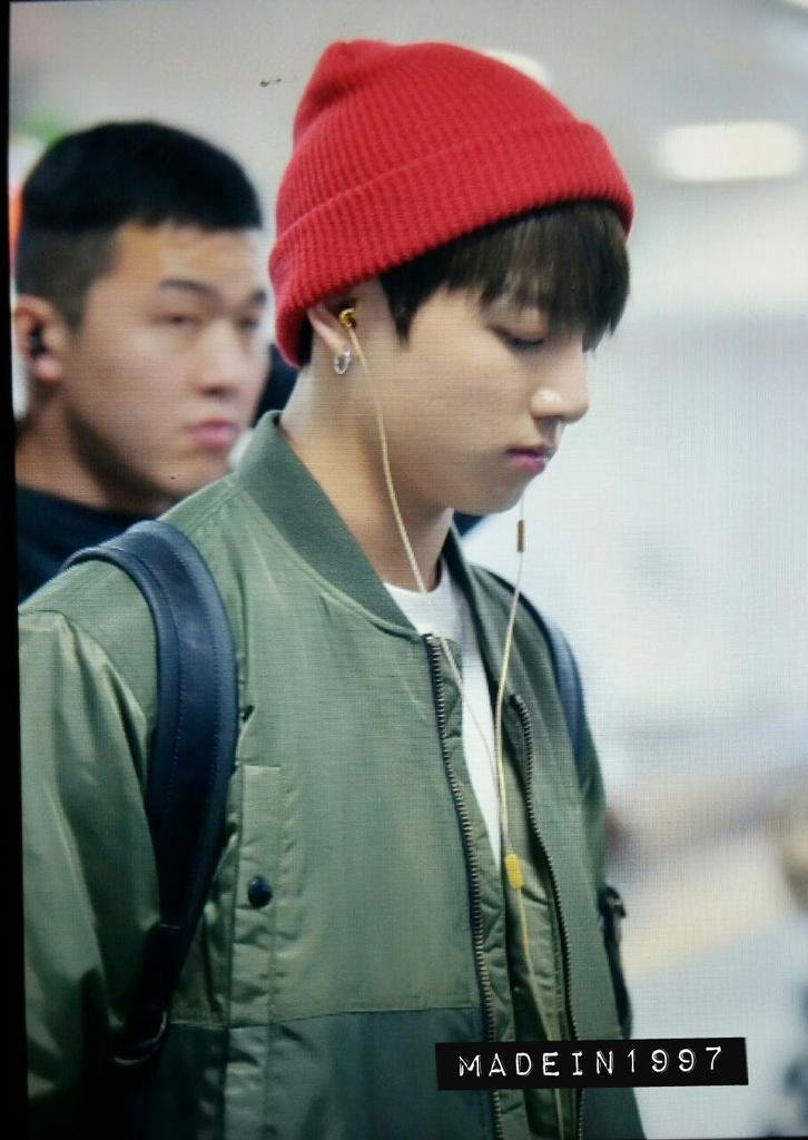 madein1997_jk's tweet photo. 151025 CJU #정국 #Jungkook #방탄소년단   @BTS_twt  하아 왜케 사랑스러워ㅠㅠ 정국아 쉴 수 있으면 쉬어 https://t.co/uT3uyKfsvo
