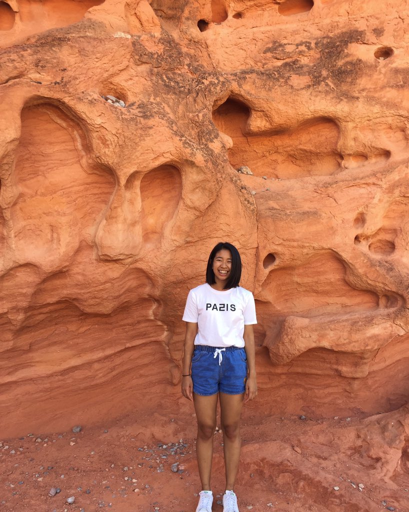 0ggnubnik's tweet photo. Why go to the strip when you can be amazed by red rocks #helloNevada https://t.co/rmLMiAPBKL