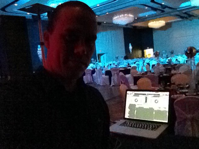 Dj_Francois_L's tweet photo. Ce soir au congrès du #afdicq au superbe @HiltonQuebec @AFDICQ https://t.co/5PoymoqfKC