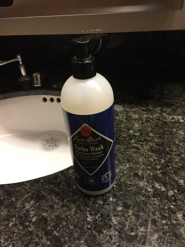 PaulStankowski's tweet photo. Best Arena bathroom hand soap. #AmericanAirlinesCenter @DallasStars #mostRandomTweetEver https://t.co/Rd11JLUwyP