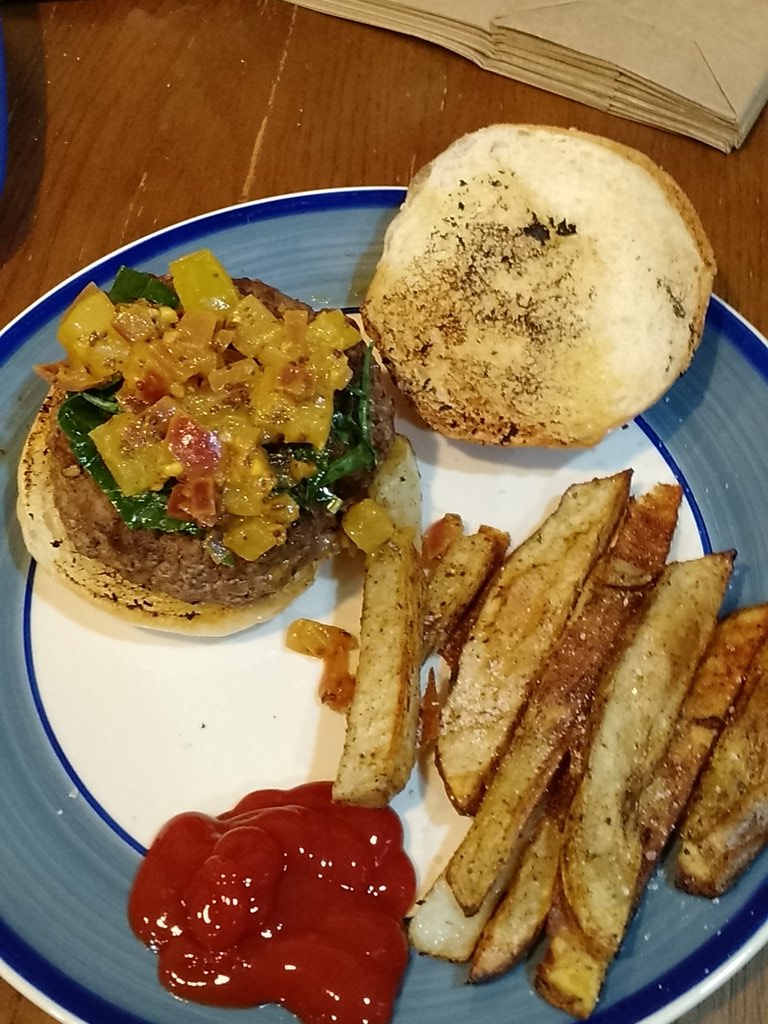 13point1_mario's tweet photo. #dinner # https://t.co/9uMSYSgSma