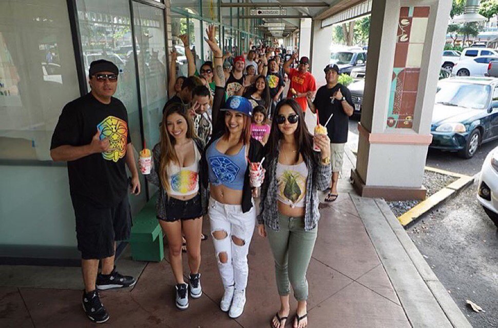 islandsnowhi's tweet photo. Mahalo for everyone that came out! Online drop early next week. Details to follow. #islandsnow #fmhixish #farmflow https://t.co/iREToVA0iv