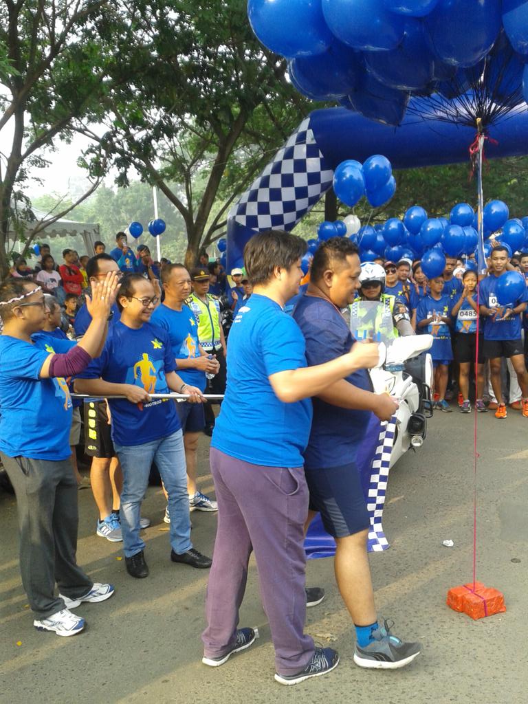 myXL_Jabo's tweet photo. #xlandme #BOGORXL4GDAY bpk Titus Dondi yg membuka lgsg garis start ! #keren pak :) #xlandme #BOGORXL4GDAY https://t.co/dJEzF2rg4i