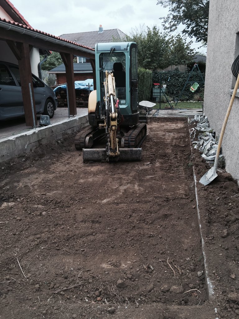 ONKOL_BTP's tweet photo. Terrassement travaux public location mini pelle. #construction  #BTP #Metz https://t.co/ssown2TWba