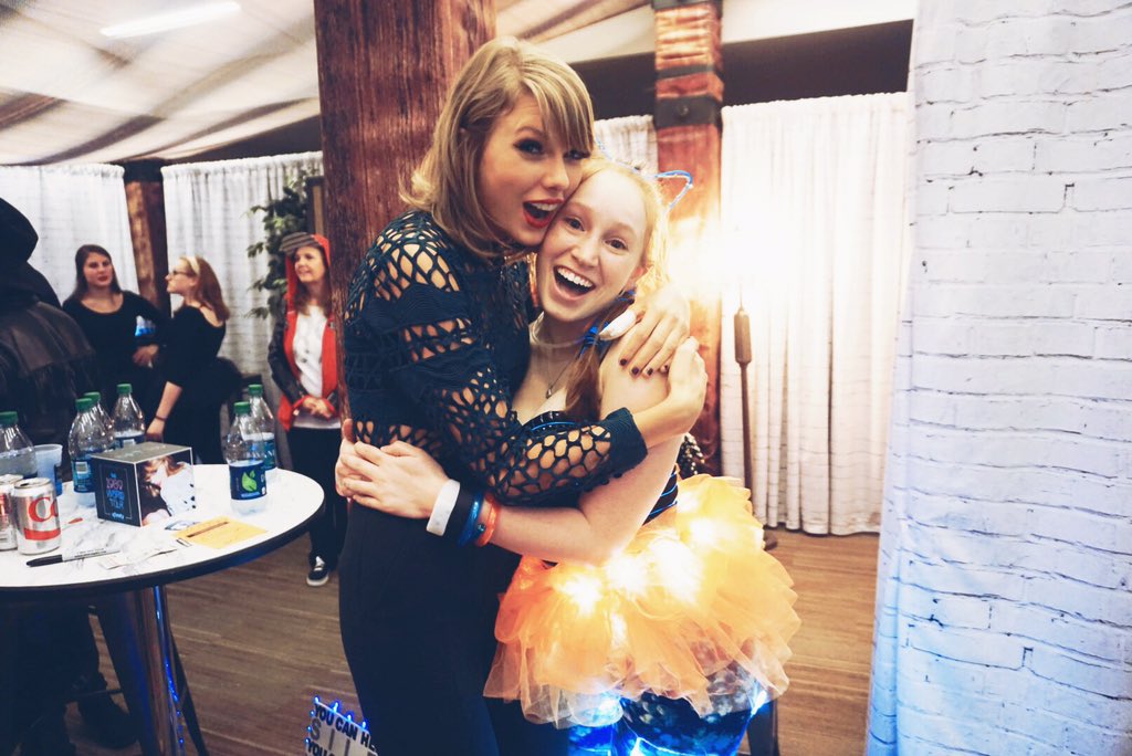mnmegg's tweet photo. Tonight was the greatest night of my life. 

Thank you @taylorswift13 😍 https://t.co/u4fJQIG8xD