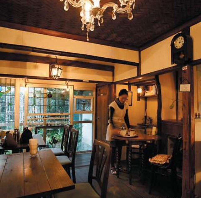 カフェが好き Sur Twitter English Teahouse Pekoe 東京根津 古民家 イギリスアンティーク家具 のティーハウス 元々はオーナーのご実家だそう アンティーク家具や雑貨が並ぶ可愛らしい空間と紅茶の香り T Co Oovm0io46z カフェが好き Sur Twitter English Teahouse Pekoe 東京根津 古民家 イギリスアンティーク家具 のティーハウス 元々はオーナーのご実家だそう アンティーク家具や雑貨が並ぶ可愛らしい空間と紅茶の香り T Co Oovm0io46z