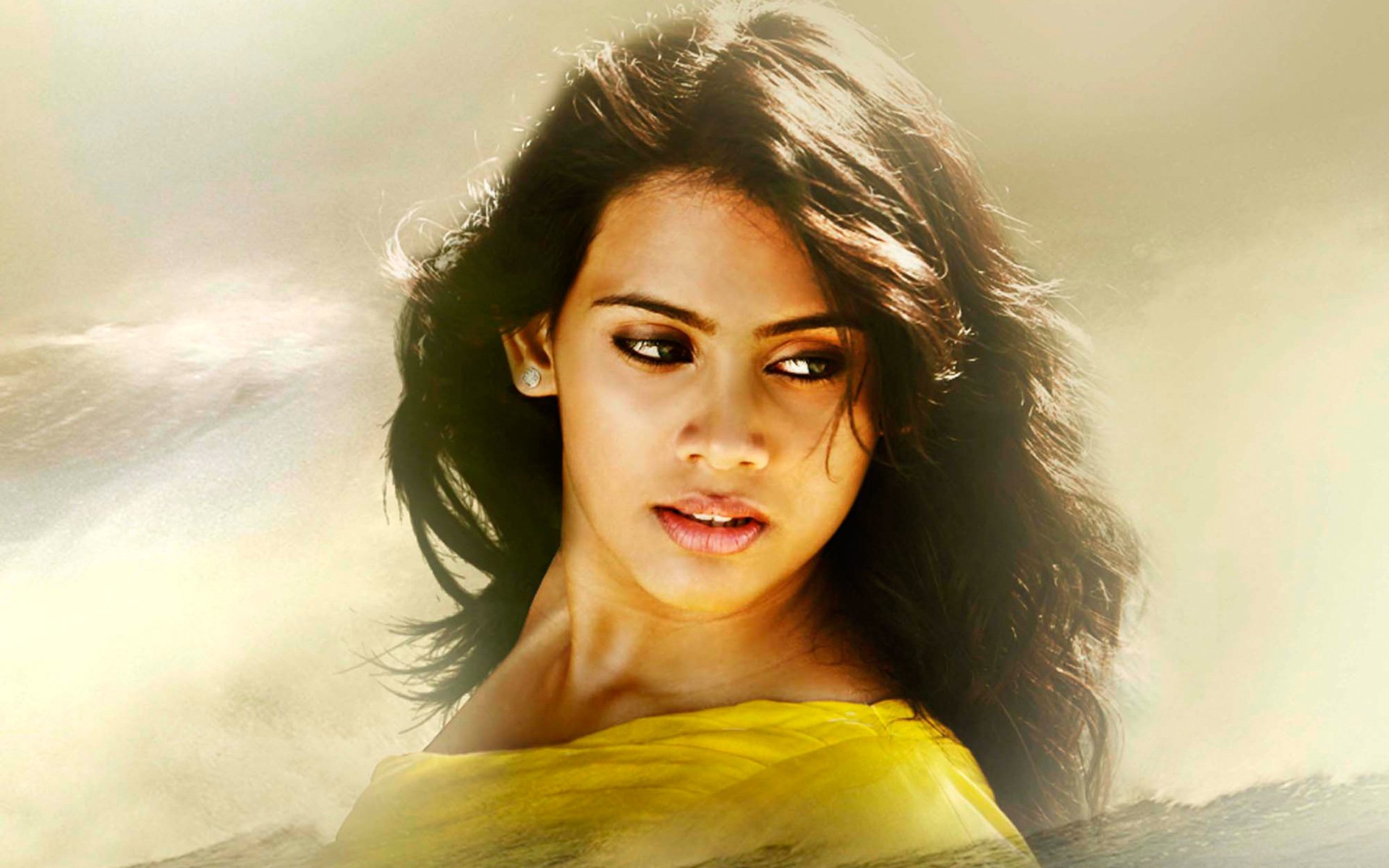 Very young & talented actress turns 18 today. wishes Thulasi Nair a very happy birthday. 25-Oct-1997 