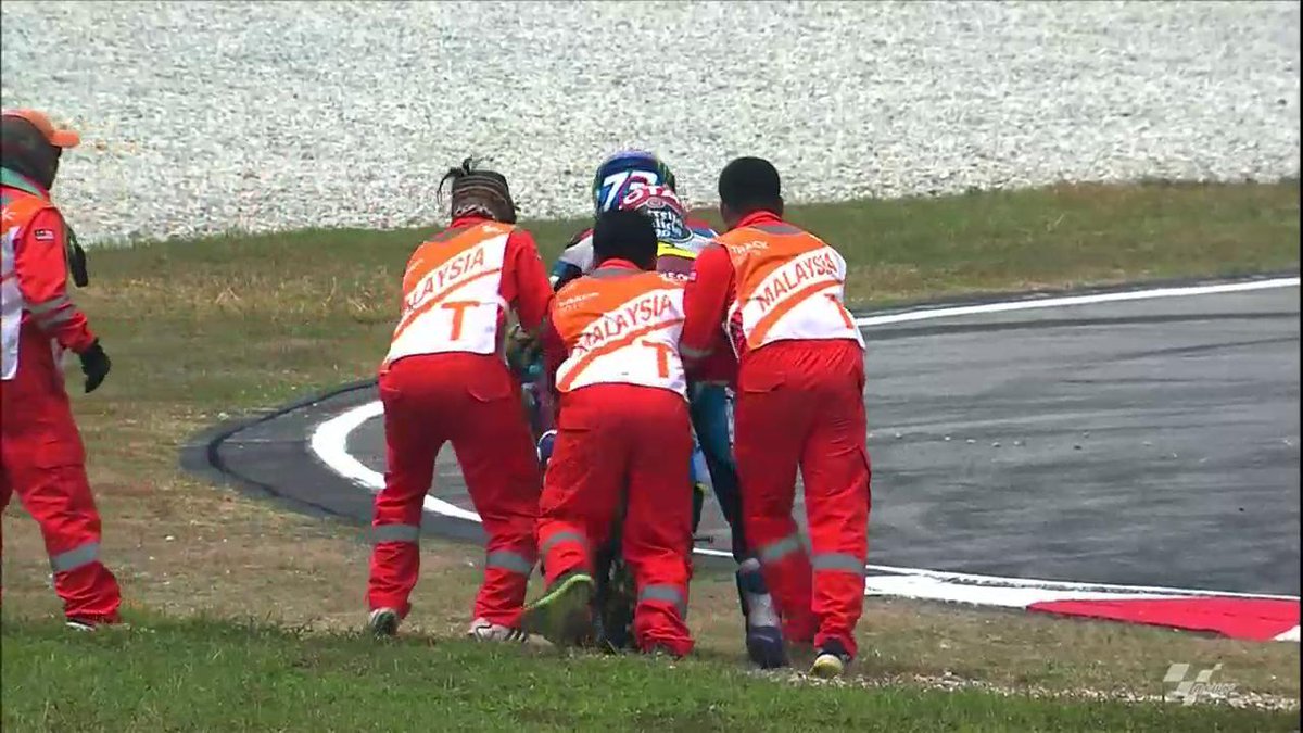 Crash for <a href="/alexmarquez73/">Alex Márquez</a> at Turn 9, another tough race for the #Moto2 rookie who rejoins the #MalaysianGP