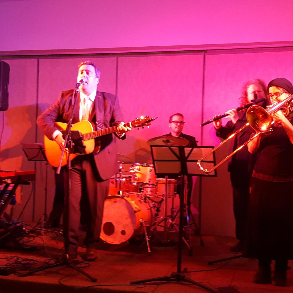 shabbatprojectm's tweet photo. Montreal Havdalah concert #keepingittogether @ShabbosProject_ https://t.co/JYrAOQzSRA