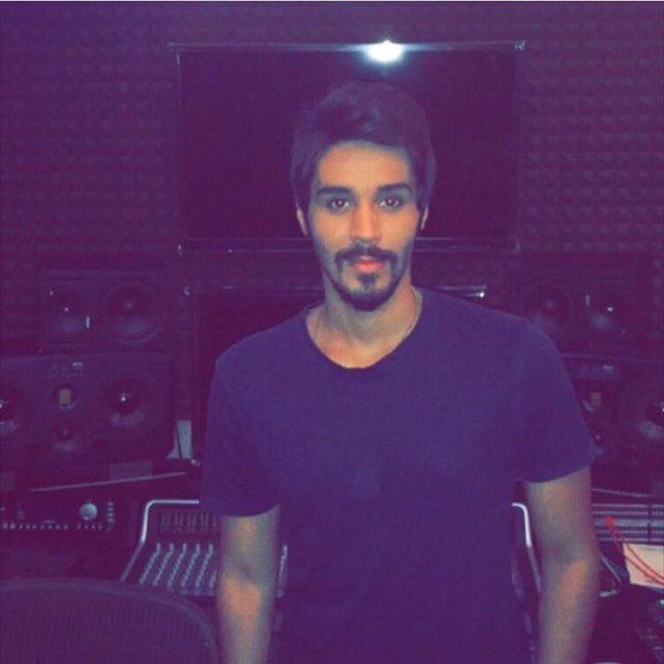 AZ__TEAM's tweet photo. صورة حصريـة لنجمنا و قيصر قلوبنا عبدالسلام الزايد ♥😍
@Abdalslaam_alz 
#AbdelSalamZayed https://t.co/YITCWiSRin