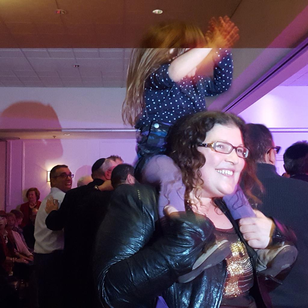 shabbatprojectm's tweet photo. Montreal Havdalah concert #keepingittogether @ShabbosProject_ https://t.co/NY1ZQmELwx