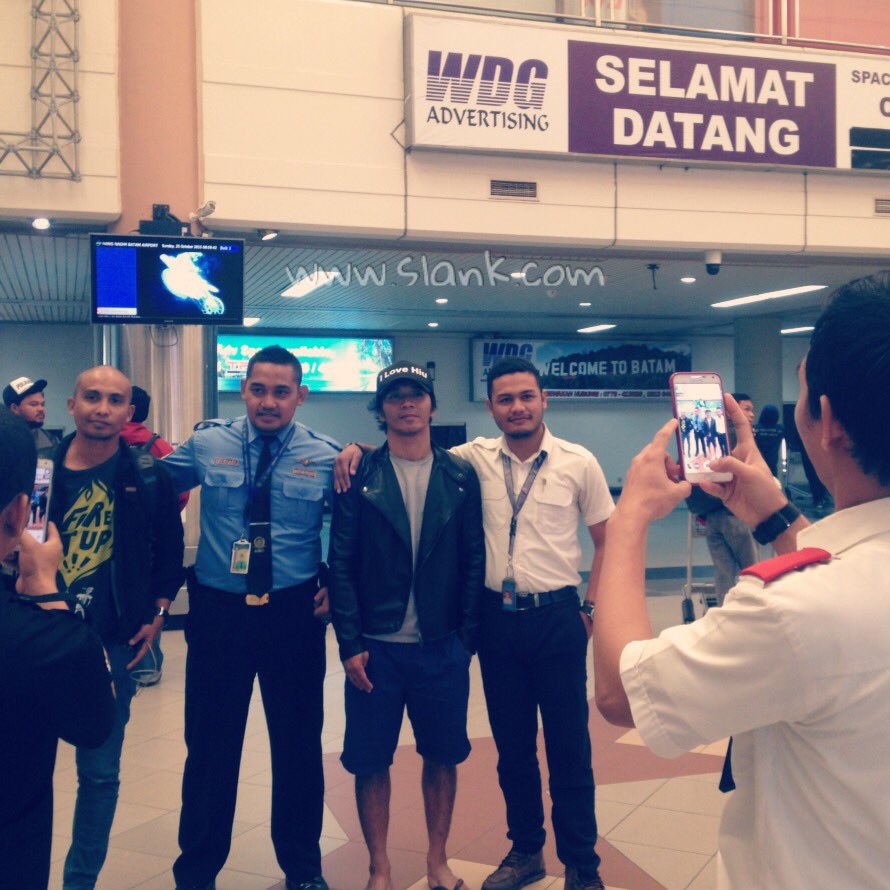 Halo Batam! Slank sudah mendarat untuk #konserEksklusifSlank #ReogNRoll nanti malam