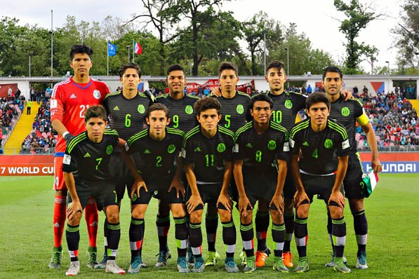 buebitolimon's tweet photo. Los pequeños gigantes, este es nuestro #TricolorSub17, México calificó de líder, tras derrotar 2-1 a Alemania. https://t.co/g6aJljir9q