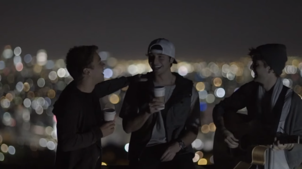 TrueChadwickBRA's tweet photo. TEM EMBLEM3 JUNTOS SIM!
Tem emblem feliz sim!
Tem choro sim!
Os 3 motivos dos nossos sorrisos juntos novamente! ♥ https://t.co/MgW3OCiXN4