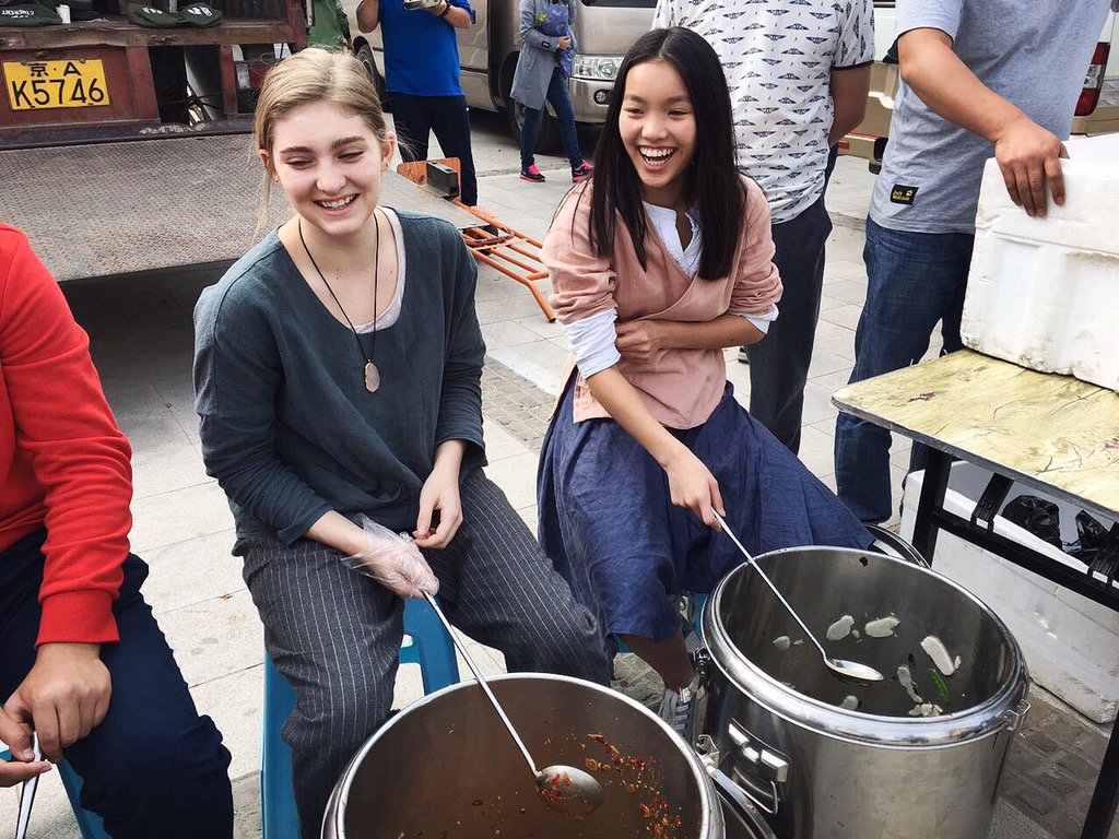 WillowShields's tweet photo. Serving food to the incredible crew today..no easy task when there are 300 them! #thewonder3d https://t.co/MtHF6RQbIy
