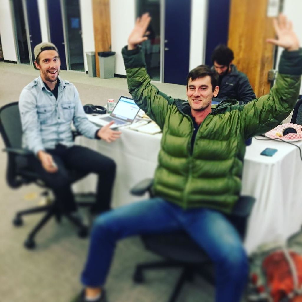 Alex_Donn's tweet photo. Team KandyMoverz presenting at #kandyhack with an app that uses @kandy_io that enables realtime moving and increase… https://t.co/lLs44NUl32