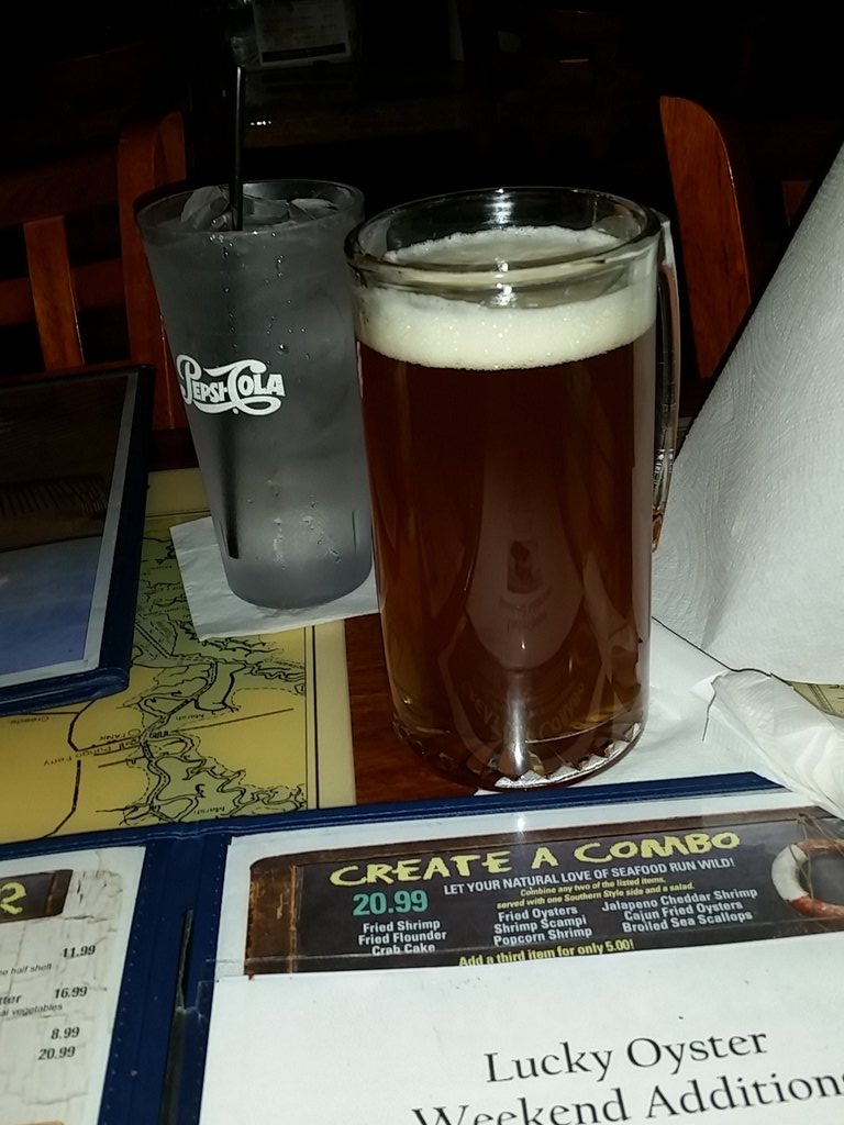 djcarlile's tweet photo. Trying it out #LuckyOyster #757Grub @BeachBrewing #Hoptopus https://t.co/ITpX1IMZTI
