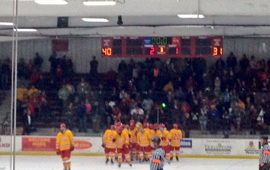jurassic_mars's tweet photo. @FerrisHockey what a game! #WISvsFSU https://t.co/KHolO36JDy