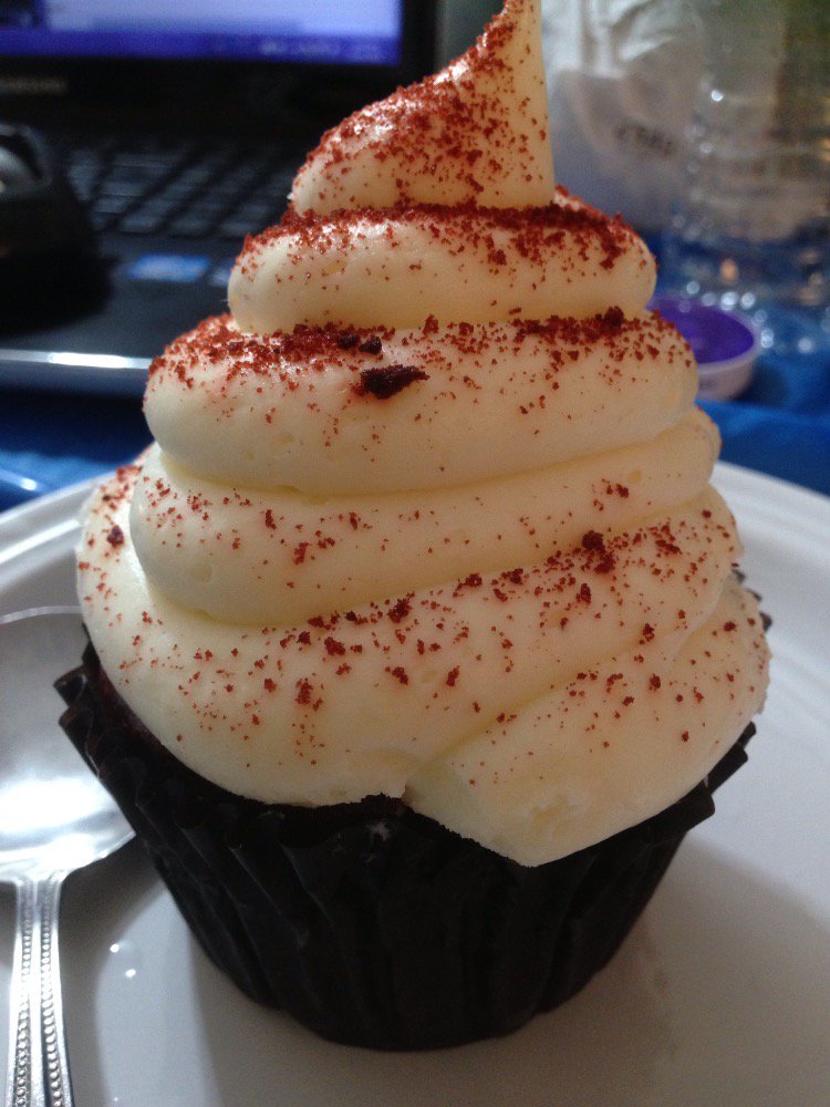 stepheniefong's tweet photo. Although it has no nutritional benefits, it makes a delicious end of day treat! #URwhatUtwEat @UWkatrinaTA https://t.co/UI0KsUUq7Z