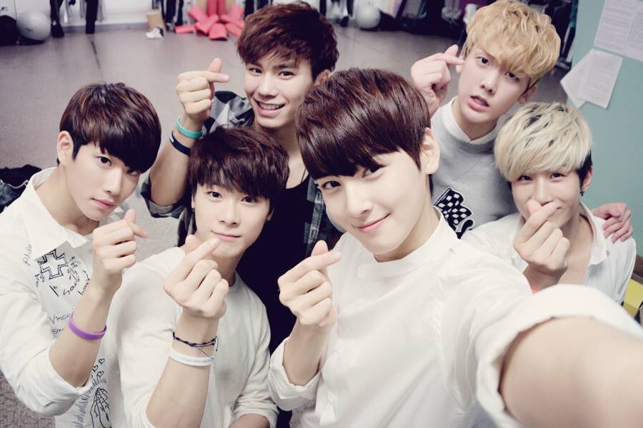 enya_rivera's tweet photo. A newest male group #Astro #Mj #MoonBinasmini #YoonSanha #ChaEunwoon #LeaderJinjin #rocky they are cute guys https://t.co/9MPw5NoMpX