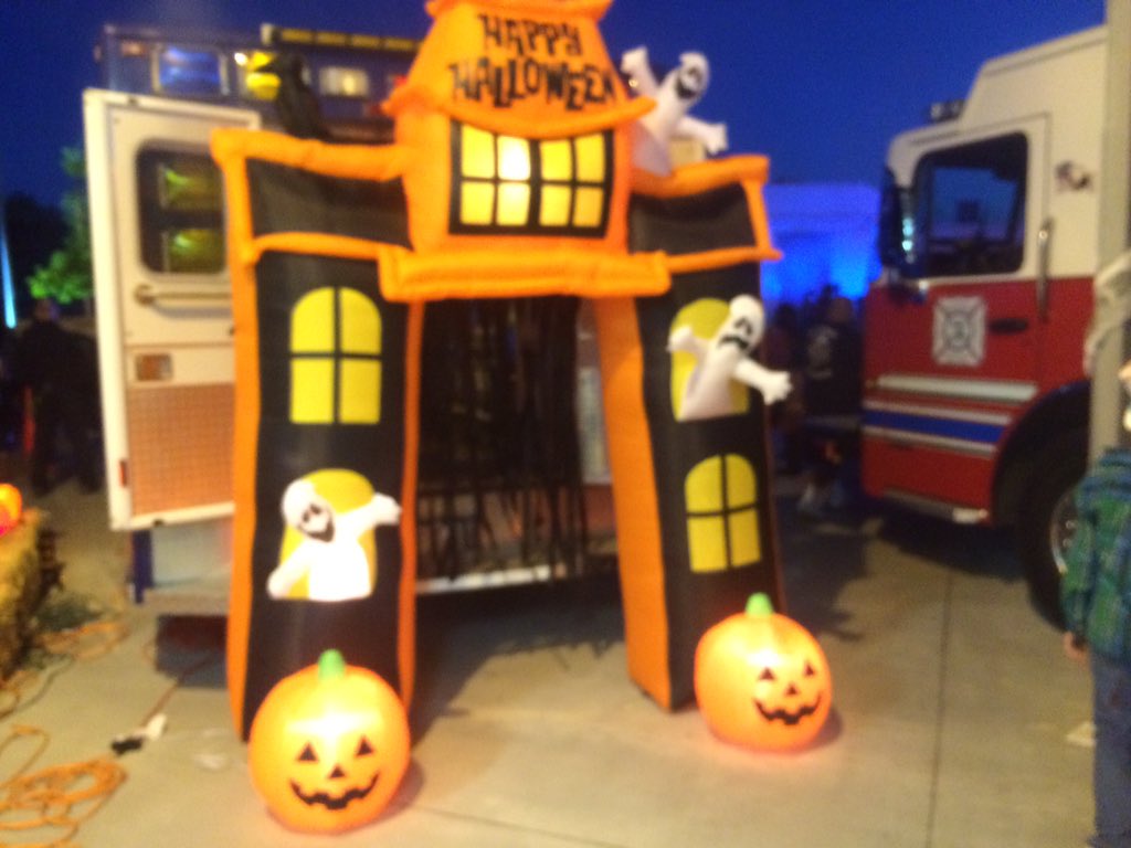 PVASMedics's tweet photo. Great job @BrightonFire Truck or Treat! We had lots of fun, thanks for the invite! @CityofBrighton @PlatteValleyMed https://t.co/Fhv6sy851M