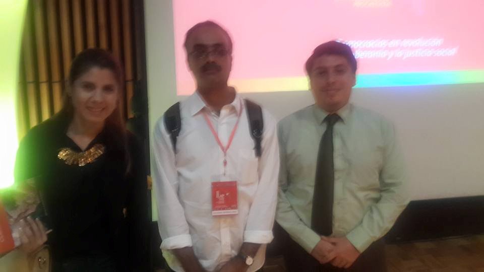 accionfluminen2's tweet photo. Compañeros de #ACCIONFLUMINENSE junto a Arum Kumar miembro del Partido Comunista (Marxista) de la India #ELAP2015 https://t.co/VJryxFE8pW